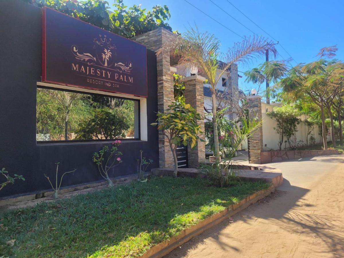 Majesty Palm Resort マジュンガ エクステリア 写真